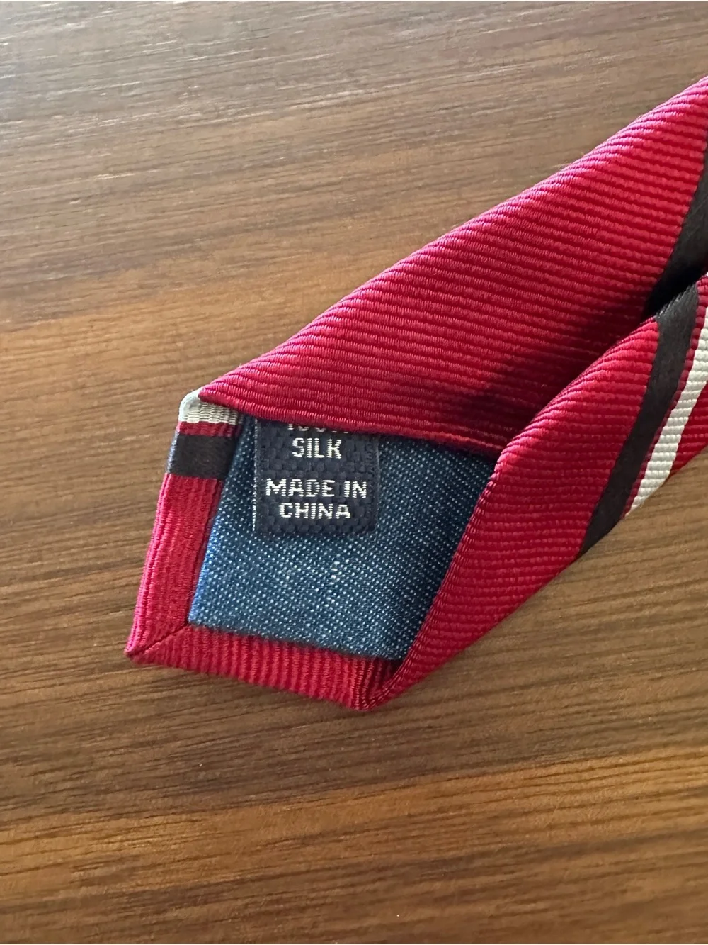 1901 Classic Red Striped Men's Tie - Elegant Neckwear